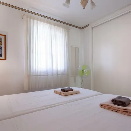 Apartamento Oasis Dakota 아파트 아데제